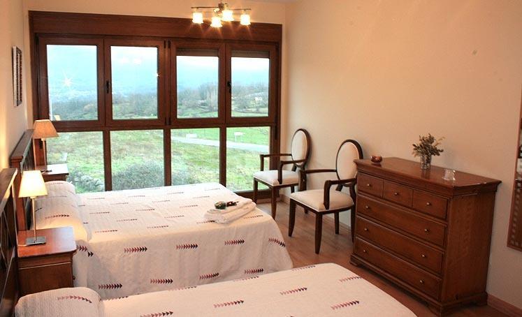 Apartamentos La Covatilla Neila de San Miguel ภายนอก รูปภาพ